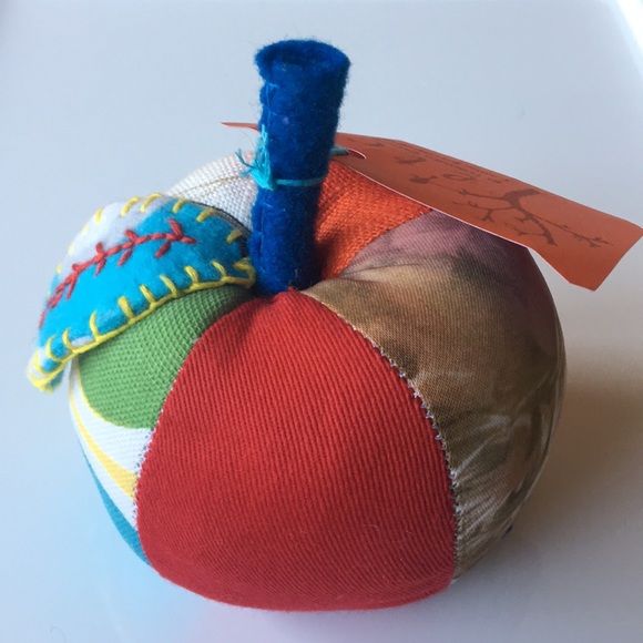 One pumpkin push pin 🧶🧵 - Picture 2 of 5